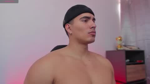 Snapshot of jamesgraay chatting on 11/18/25, 06:56 James Gray online show from 11/18/25, 06:56