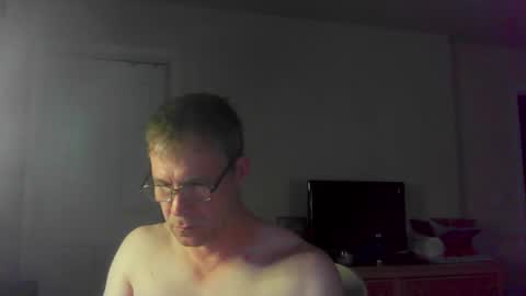 Snapshot of jamesjewels chatting on 06/01/26, 02:35 jamesjewels online show from 06/01/26, 02:35