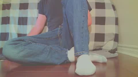 Snapshot of jamesknight57 chatting on 10/27/25, 01:42 James online show from 10/27/25, 01:42