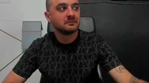 Snapshot of jamesmyersx chatting on 05/25/26, 04:07 JamesMyers online show from 05/25/26, 04:07