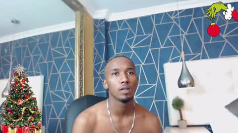 Snapshot of jamesparck chatting on 12/24/24, 02:01 James online show from 12/24/24, 02:01