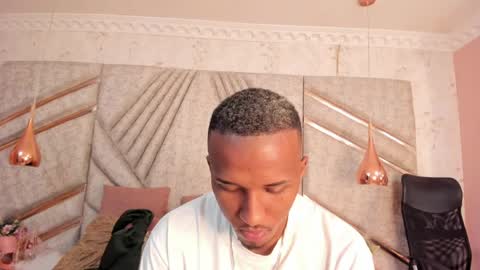 Snapshot of jamesparck chatting on 12/31/24, 04:06 James online show from 12/31/24, 04:06