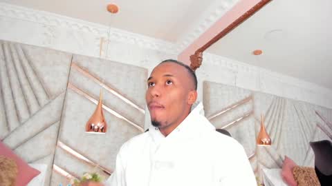 Snapshot of jamesparck chatting on 01/03/25, 12:30 James online show from 01/03/25, 12:30