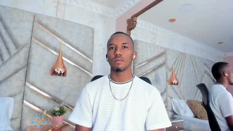 Snapshot of jamesparck chatting on 01/13/25, 12:24 James online show from 01/13/25, 12:24