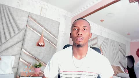 Snapshot of jamesparck chatting on 01/13/25, 06:27 James online show from 01/13/25, 06:27