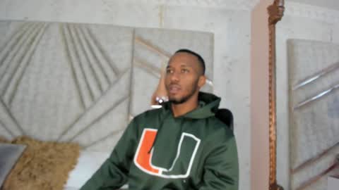 Snapshot of jamesparck chatting on 01/30/25, 12:06 James online show from 01/30/25, 12:06