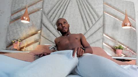 Snapshot of jamesparck chatting on 02/05/25, 03:20 James online show from 02/05/25, 03:20