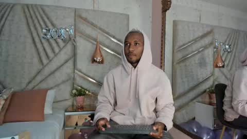 Snapshot of jamesparck chatting on 02/20/25, 12:25 James online show from 02/20/25, 12:25