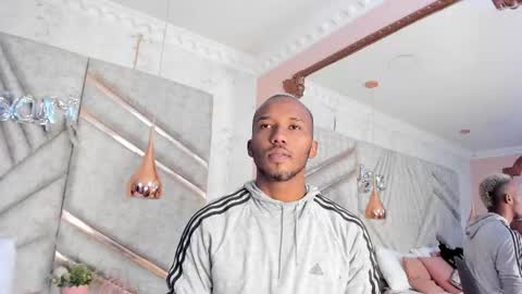 Snapshot of jamesparck chatting on 02/21/25, 12:39 James online show from 02/21/25, 12:39