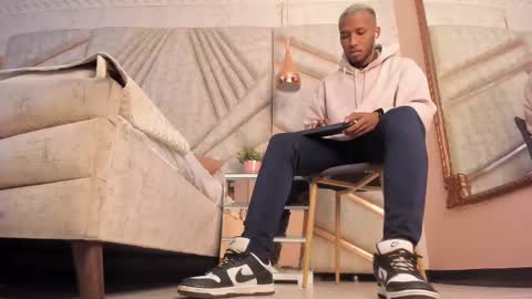 Snapshot of jamesparck chatting on 02/23/25, 11:33 James online show from 02/23/25, 11:33