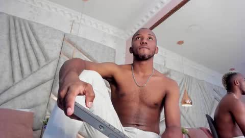 Snapshot of jamesparck chatting on 02/26/25, 06:21 James online show from 02/26/25, 06:21