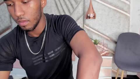 Snapshot of jamesparck chatting on 02/28/25, 06:52 James online show from 02/28/25, 06:52