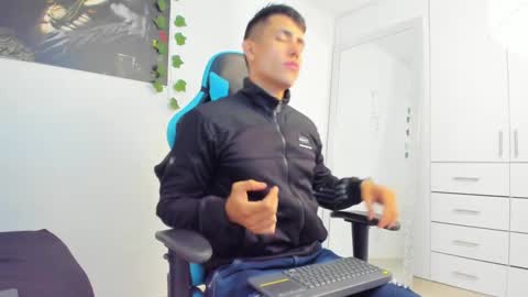 Jamess hott online show from 12/27/24, 02:01