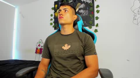 Jamess hott online show from 01/08/25, 01:20