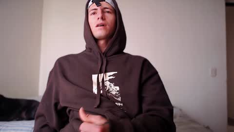 jamesss____ online show from 12/18/24, 04:28