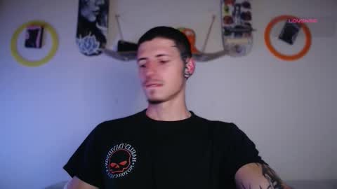 jamesss____ online show from 11/18/25, 03:01