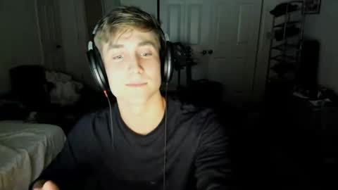 Snapshot of jamesterl chatting on 12/27/24, 07:29 Jamesterl online show from 12/27/24, 07:29