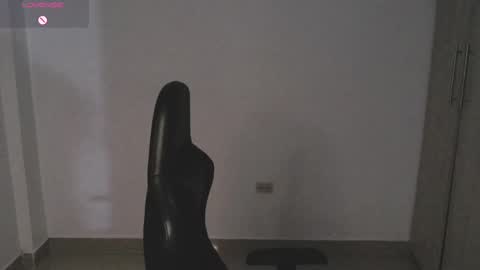 Snapshot of jamesvladi chatting on 12/23/24, 05:39 vlad online show from 12/23/24, 05:39