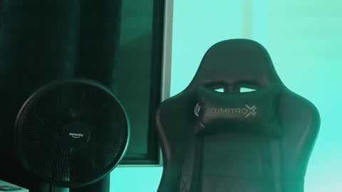 Snapshot of jamesvladi chatting on 01/07/25, 04:50 vlad online show from 01/07/25, 04:50