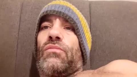 Snapshot of jamie198307 chatting on 12/15/25, 08:07 jamie198307 online show from 12/15/25, 08:07