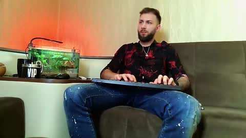 Robbie online show from 03/10/25, 05:54