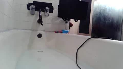 Snapshot of jamwarnerone chatting on 10/12/25, 02:38 Bootyshows online show from 10/12/25, 02:38