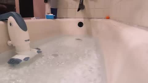 Snapshot of jamwarnerone chatting on 11/30/25, 01:48 Bootyshows online show from 11/30/25, 01:48