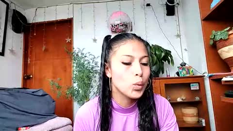 janariivera1 online show from 03/25/26, 04:13