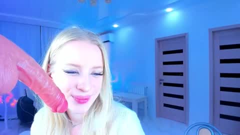 Jenia online show from 01/04/25, 10:24