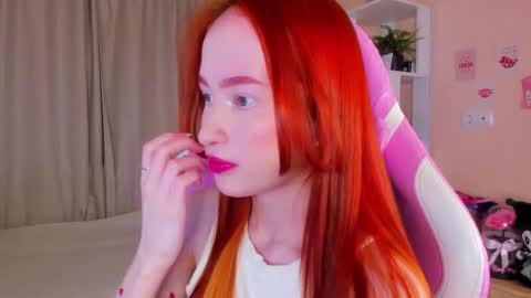 Snapshot of jane_mendezz chatting on 12/18/25, 05:19 Mary Jane online show from 12/18/25, 05:19