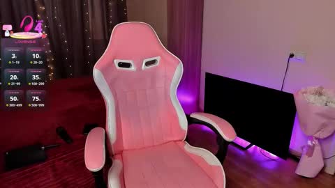 Snapshot of jane_paws chatting on 09/23/25, 01:19 Jane online show from 09/23/25, 01:19