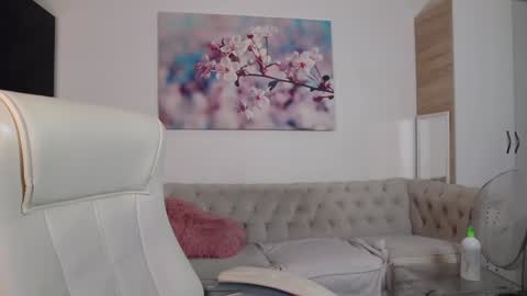 Janelle Brown online show from 12/14/24, 02:31