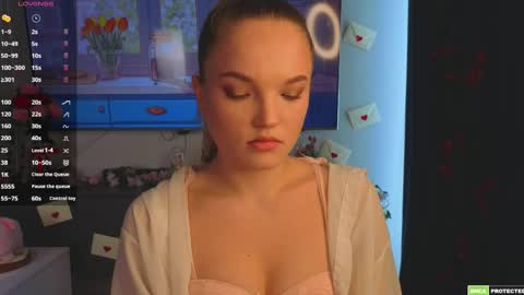 Hi Im Alice and here youll find something online show from 04/03/26, 06:11