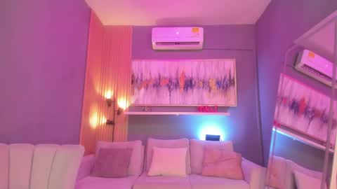 Janinne  online show from 04/23/26, 11:09