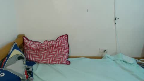 janlloyd04 online show from 11/17/25, 08:31