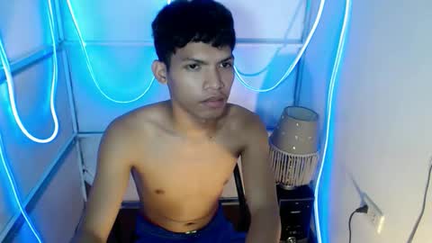 janlloyd04 online show from 03/12/26, 08:53