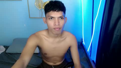 janlloyd04 online show from 04/15/26, 05:58