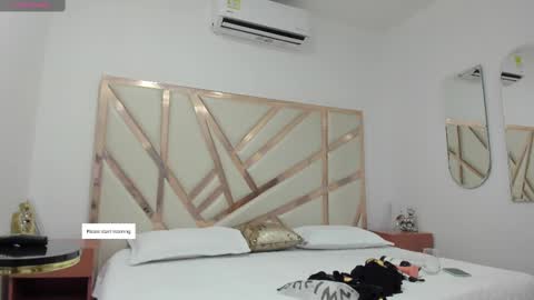 Snapshot of janna_foxx chatting on 10/12/25, 03:38 Janna online show from 10/12/25, 03:38