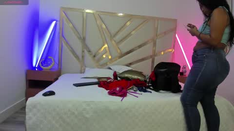 Snapshot of janna_foxx chatting on 10/26/25, 03:45 Janna online show from 10/26/25, 03:45