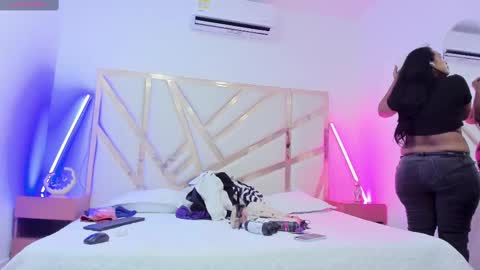 Snapshot of janna_foxx chatting on 11/07/25, 04:12 Janna online show from 11/07/25, 04:12