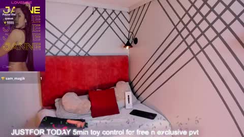 Snapshot of janne_lee chatting on 02/10/25, 10:40 Janne for u online show from 02/10/25, 10:40