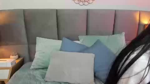 Snapshot of janne_lee chatting on 09/20/25, 03:57 Janne for u online show from 09/20/25, 03:57