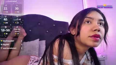 Snapshot of janne_moon chatting on 12/18/24, 05:52 Janne online show from 12/18/24, 05:52