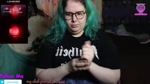 Snapshot of jannet_star chatting on 10/26/25, 02:17 Jannet online show from 10/26/25, 02:17