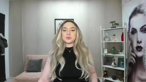 JaquelinLaurent online show from 03/19/26, 09:08