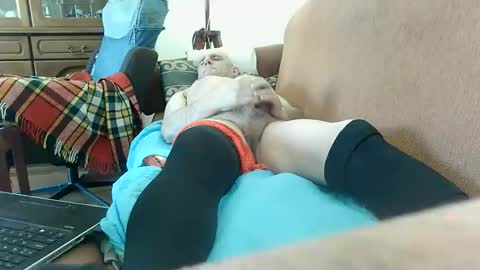 Yaro online show from 04/17/26, 05:54