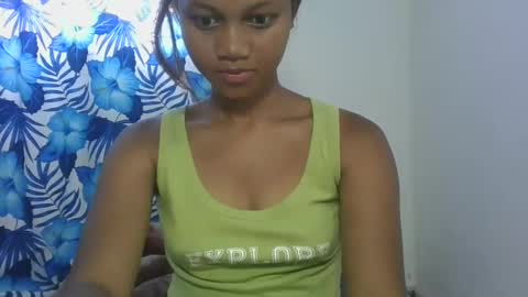 Snapshot of jarevava chatting on 02/22/25, 09:34 Jarevava online show from 02/22/25, 09:34