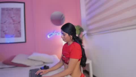 Snapshot of jasmiinn_ chatting on 06/25/26, 09:19 Jasmin online show from 06/25/26, 09:19