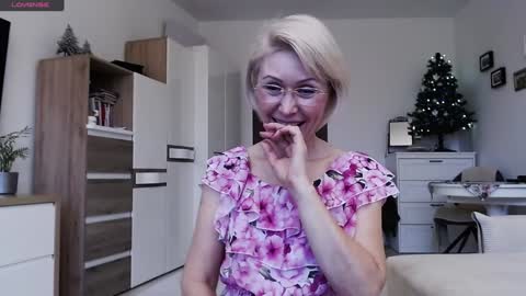 Jasmin room for people 40 online show from 12/19/24, 01:40