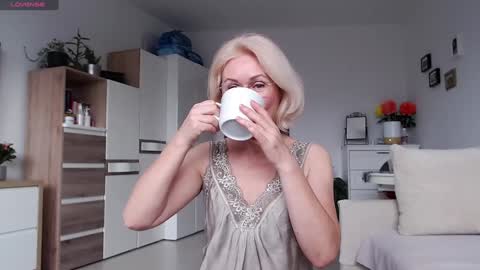 Jasmin room for people 40 online show from 11/19/25, 08:03